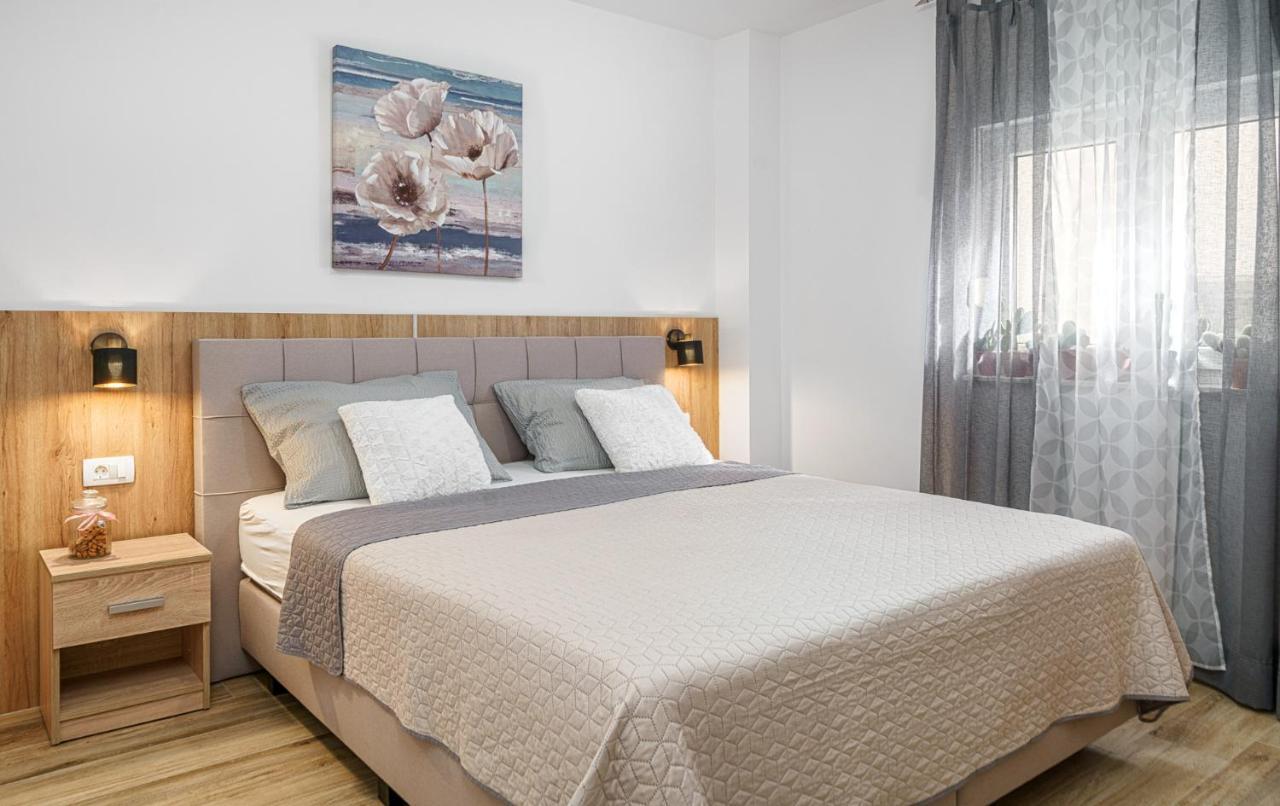 Apartments Vesna Vodice Eksteriør bilde